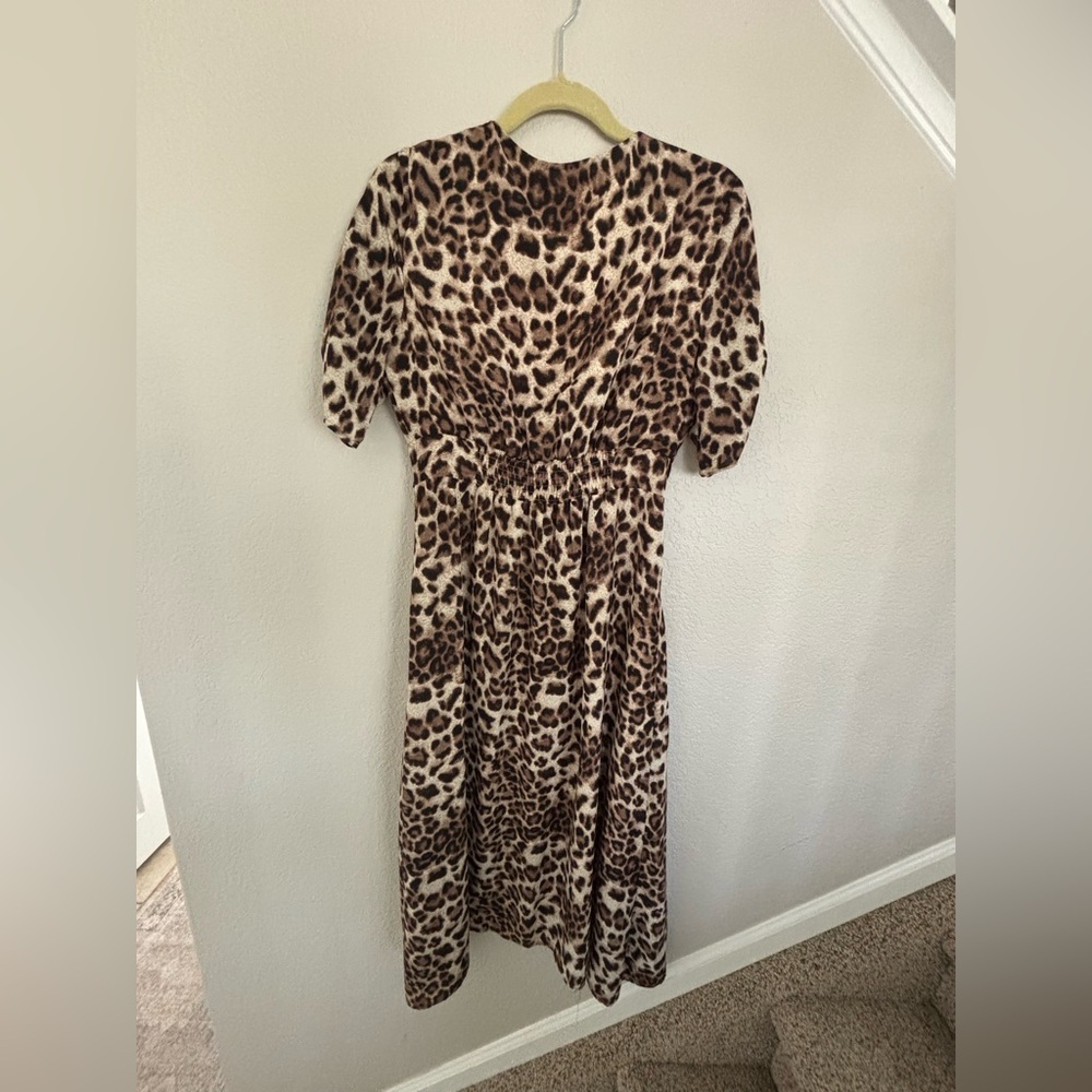 ASTR The Label leopard print button-down dress - Picture 9 of 10